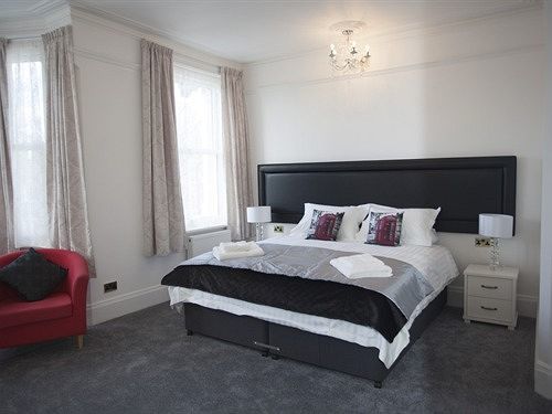 Alojamento de Acomodação e Pequeno-almoço Croham Park - Free Parking & Wi-fi 4*