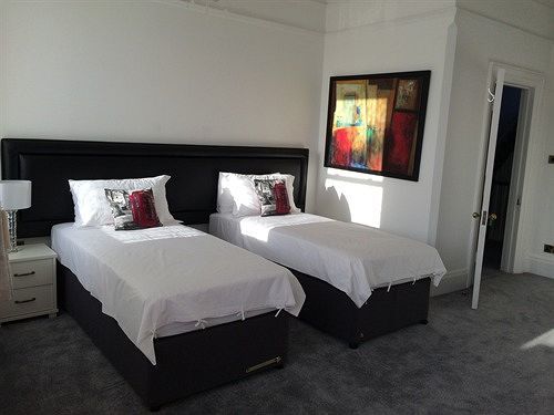 Alojamento de Acomodação e Pequeno-almoço Croham Park - Free Parking & Wi-fi 4*